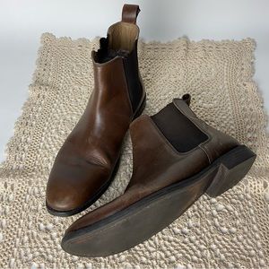 Size 9 Men’s Brown Worn Chelsea Boots